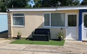 Chalet 14 Sandown Bay Holiday Centre